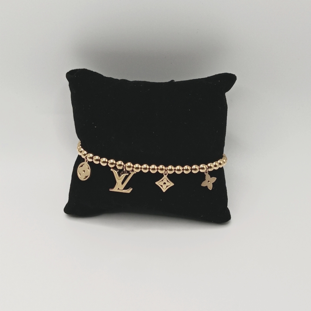 Classy and casual ball bracelet